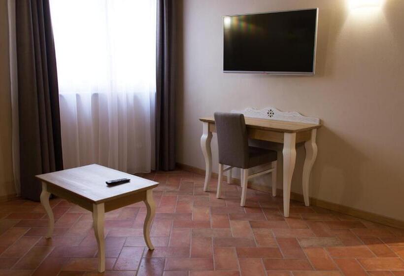 سوییت خانوادگی, Sesmones