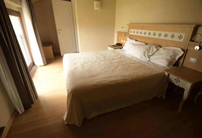 اتاق لوکس, Sesmones