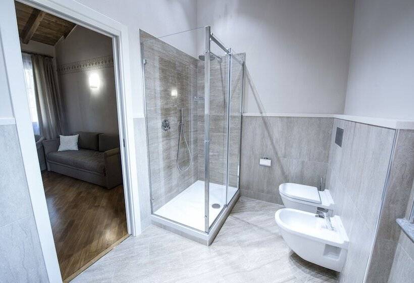 اتاق لوکس, Sesmones