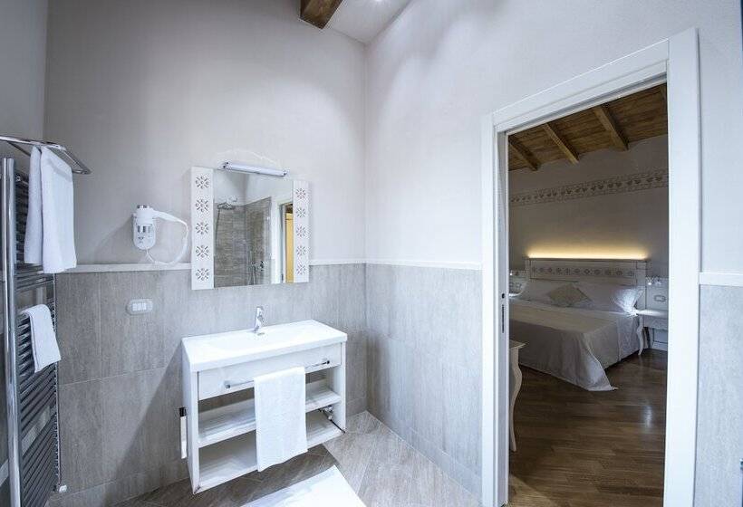 اتاق لوکس, Sesmones