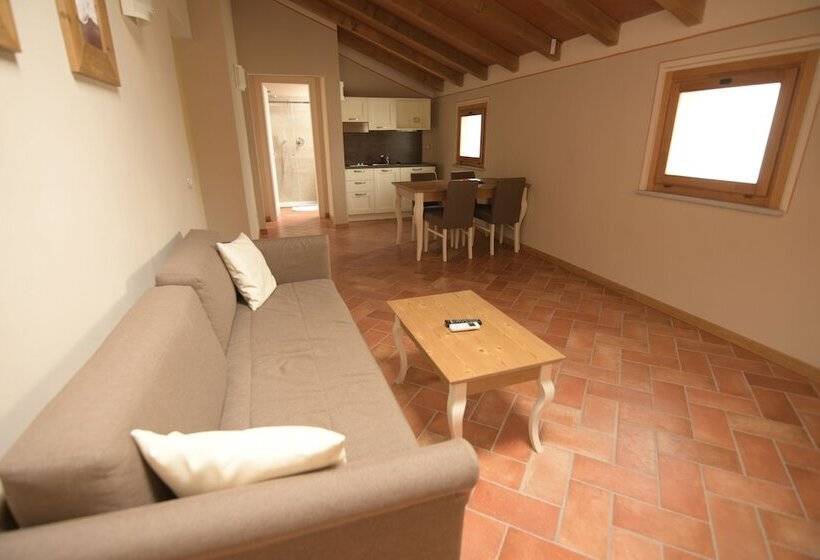 استودیوی لوکس, Sesmones