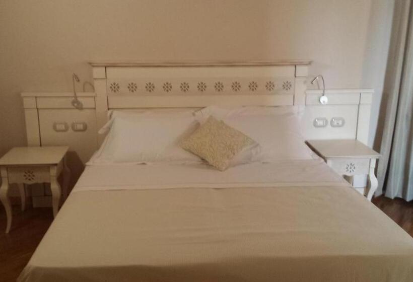 اتاق لوکس سه تخته, Sesmones