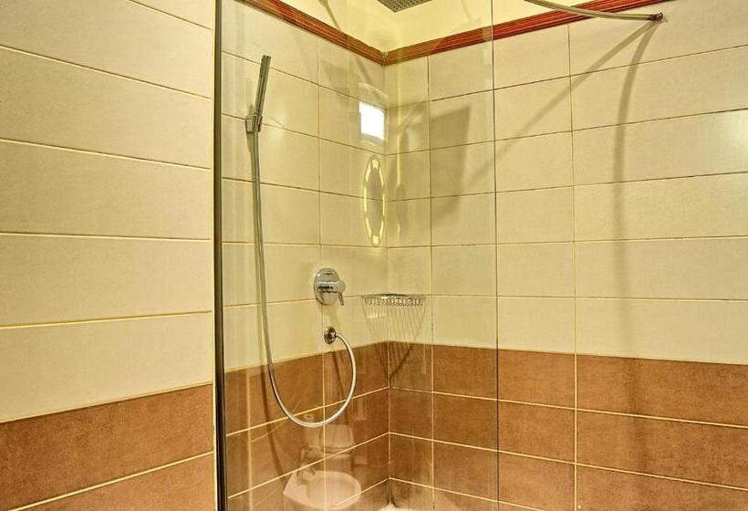 سوییت لوکس, Sovereign