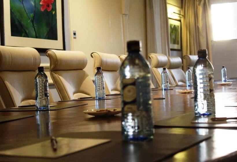 آپارتمان لوکس 1 خوابه, Sovereign