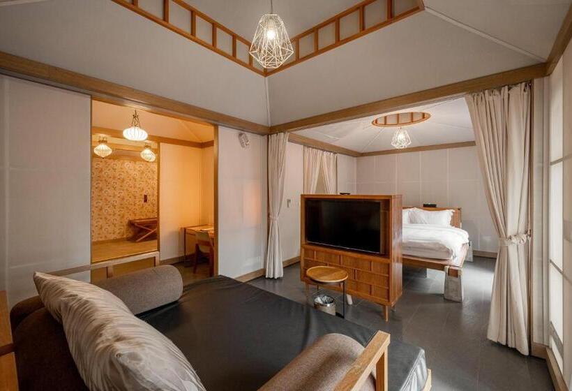 غرفة سوبيريور, Tian Xia Ju