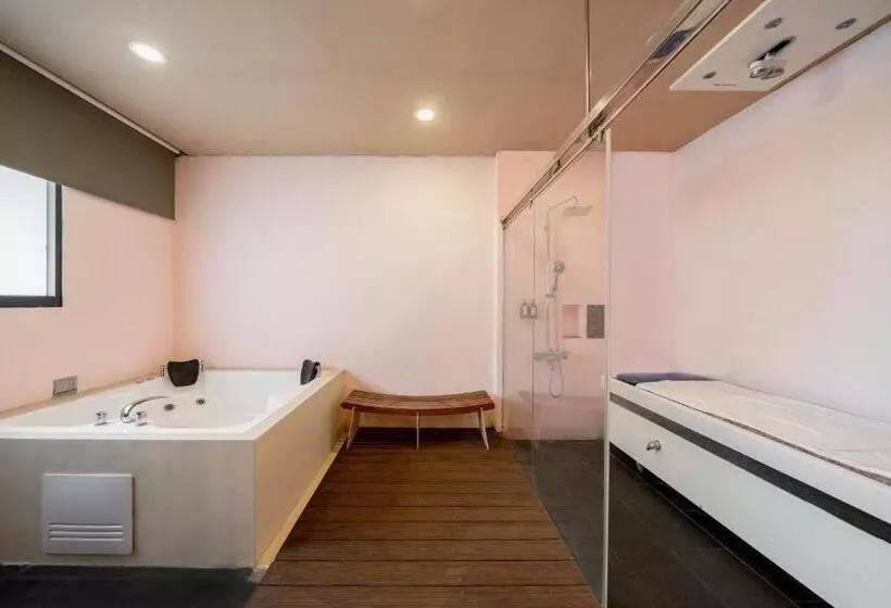 اتاق لوکس, Tianxiaju Motel
