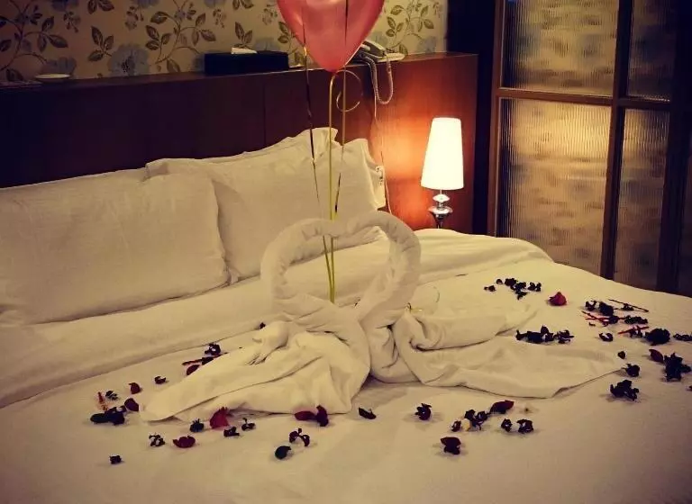 اتاق لوکس چهار تخته, Tianxiaju Motel