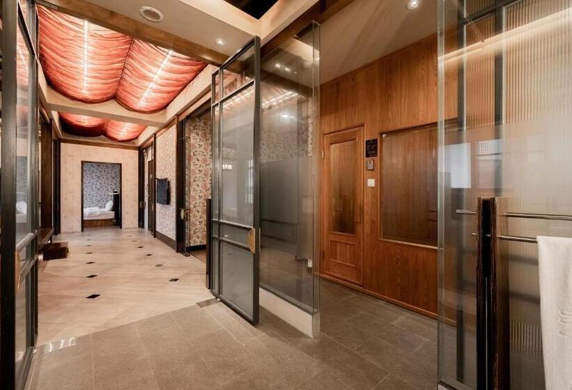 غرفة ديلوكس رباعية, Tian Xia Ju