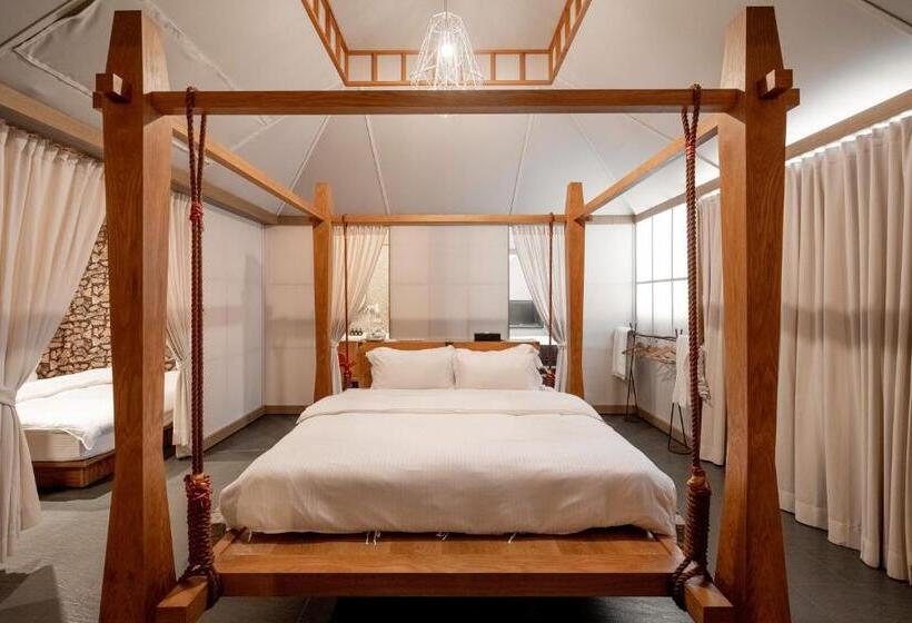 غرفة ديلوكس رباعية, Tian Xia Ju