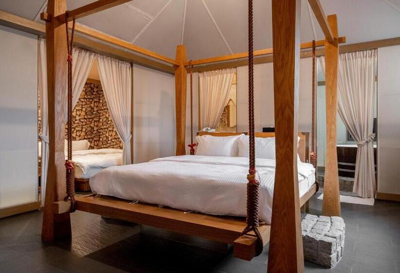 غرفة ديلوكس رباعية, Tian Xia Ju