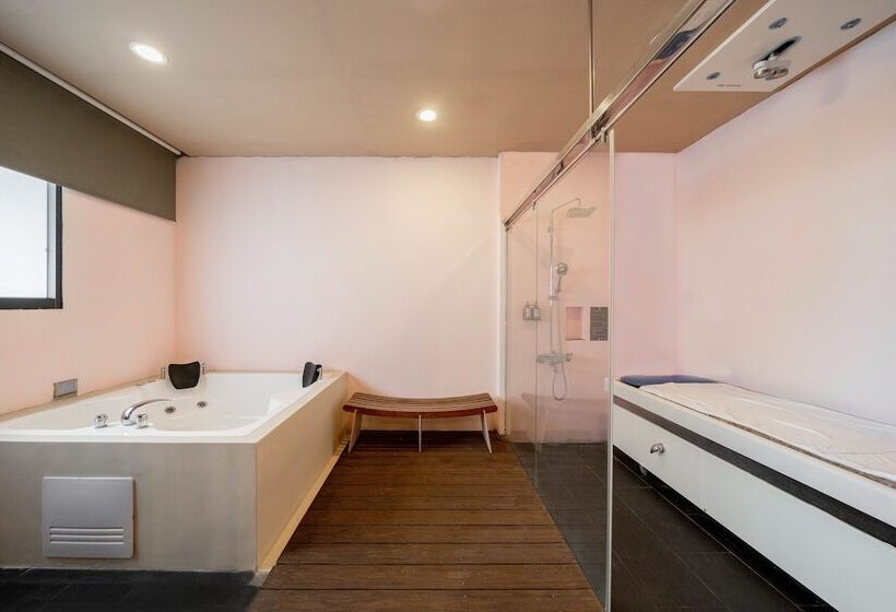 غرفة ديلوكس رباعية, Tian Xia Ju