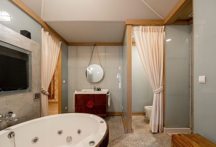 غرفة سوبيريور, Tian Xia Ju