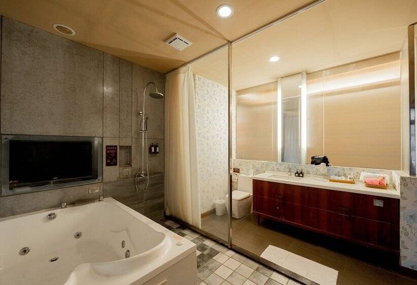 غرفة سوبيريور, Tian Xia Ju