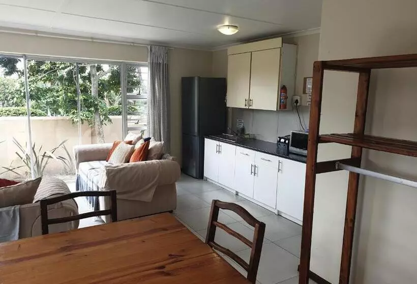 اتاق خانوادگی, Amakaya Backpackers Travelers Accommodation