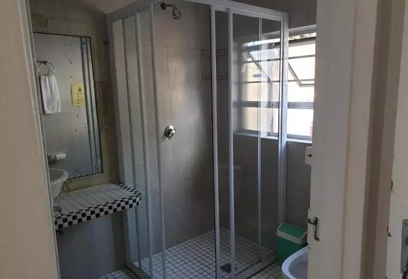 اتاق استاندارد, Amakaya Backpackers Travelers Accommodation
