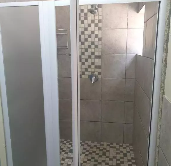 اتاق خانوادگی, Amakaya Backpackers Travelers Accommodation