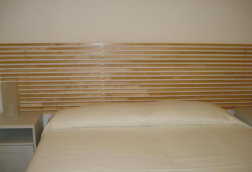 חדר בסיסי, Iblea Paradise