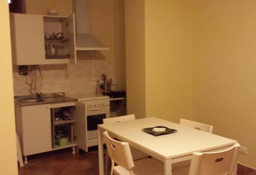 חדר קלאסי לשלושה, Iblea Paradise