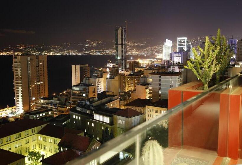 اتاق لوکس با چشم‌انداز دریا, 1866 Court & Suites