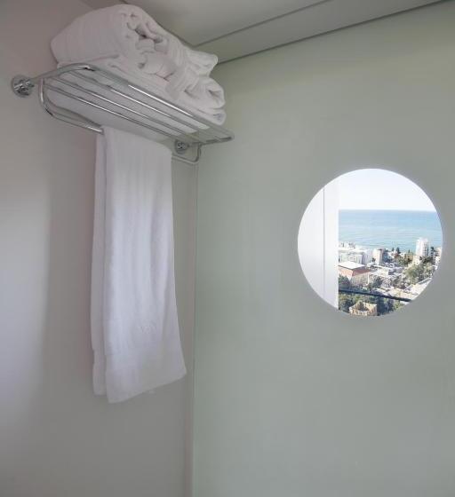 اتاق لوکس با چشم‌انداز دریا, 1866 Court & Suites