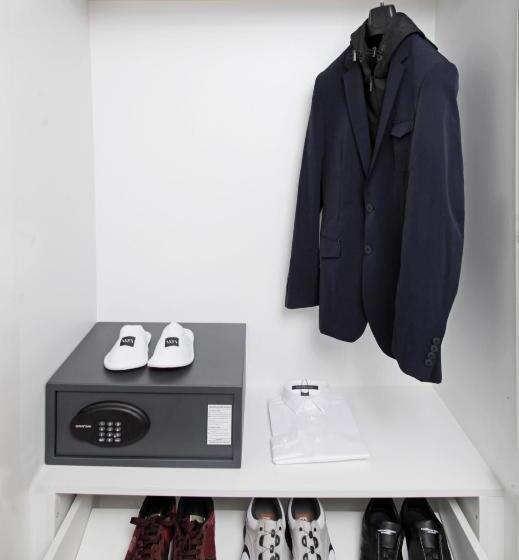 سوییت جونیور با چشم‌انداز دریا, 1866 Court & Suites