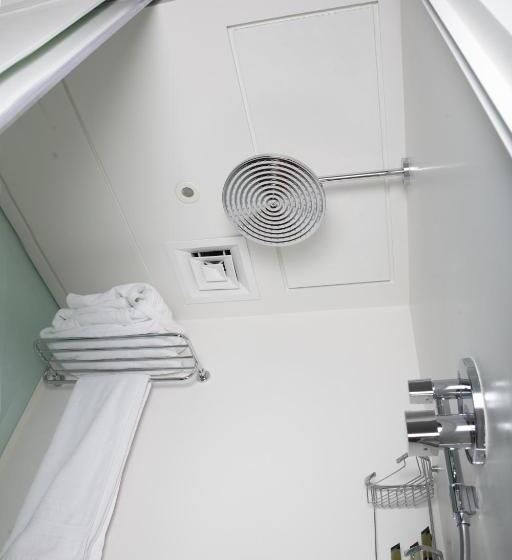 مجموعه ویستا شهر, 1866 Court & Suites