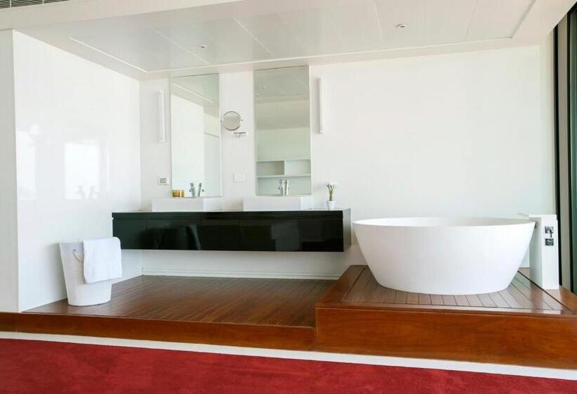 سوئیت پریمیوم با چشم‌انداز دریا, 1866 Court & Suites