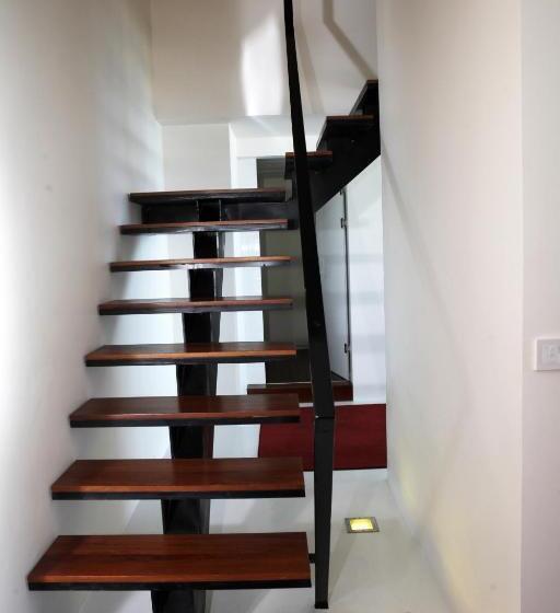 , 1866 Court & Suites