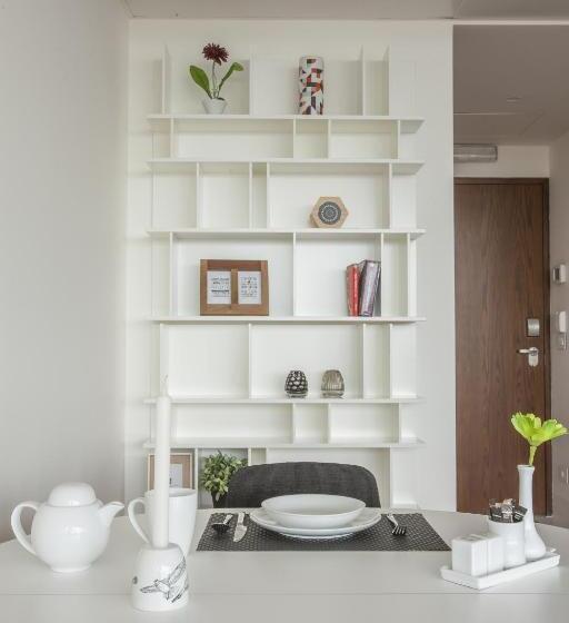 اتاق لوکس با چشم‌انداز شهر, 1866 Court & Suites