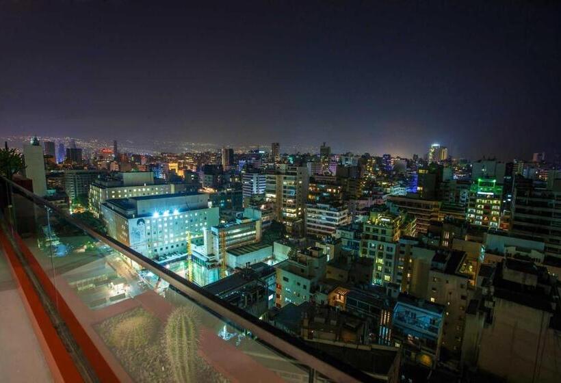 اتاق لوکس با چشم‌انداز شهر, 1866 Court & Suites