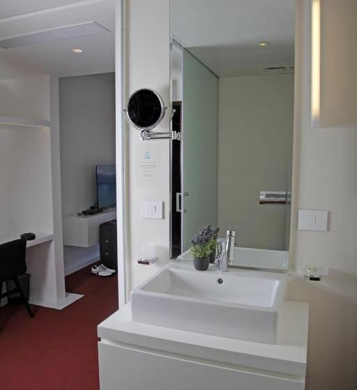 اتاق سوپریور با چشم‌انداز شهر, 1866 Court & Suites