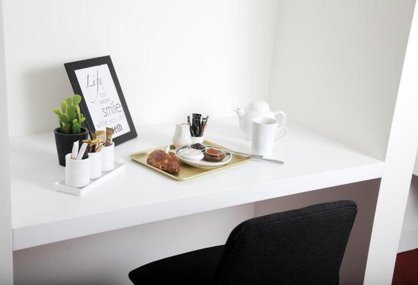 اتاق سوپریور با چشم‌انداز شهر, 1866 Court & Suites