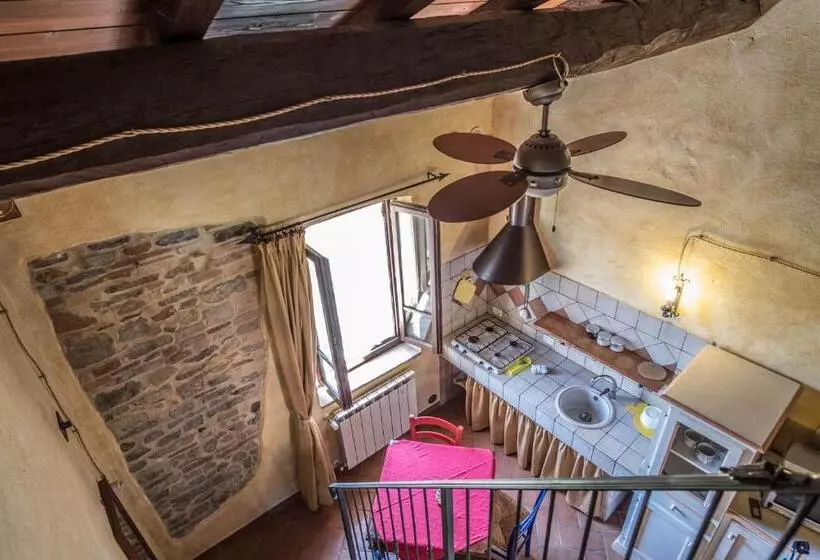 スタンダードスタジオ, Agriturismo Goccia Di Luna