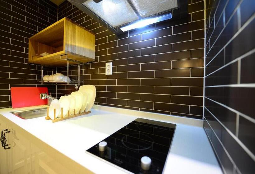 패밀리 스위트, Dunsan Graytone