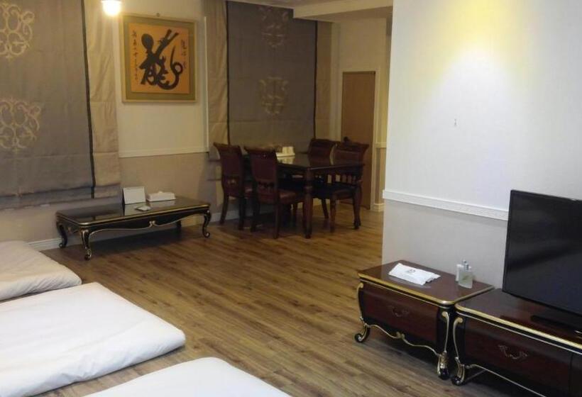 패밀리 스위트, Dunsan Graytone