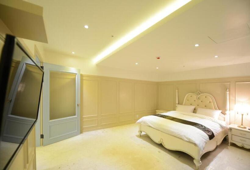 패밀리 스튜디오, Dunsan Graytone