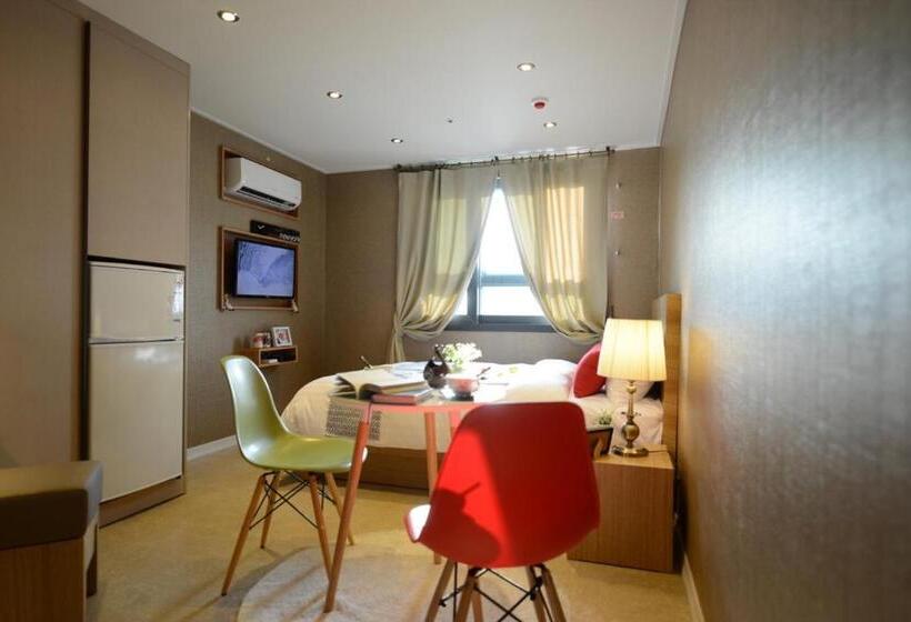 수피리어 룸, Dunsan Graytone