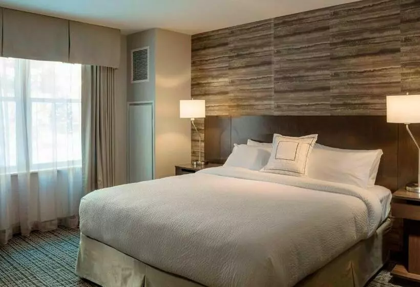 キングサイズベッドのスタンダードルーム, Fairfield By Marriott Waterbury Stowe