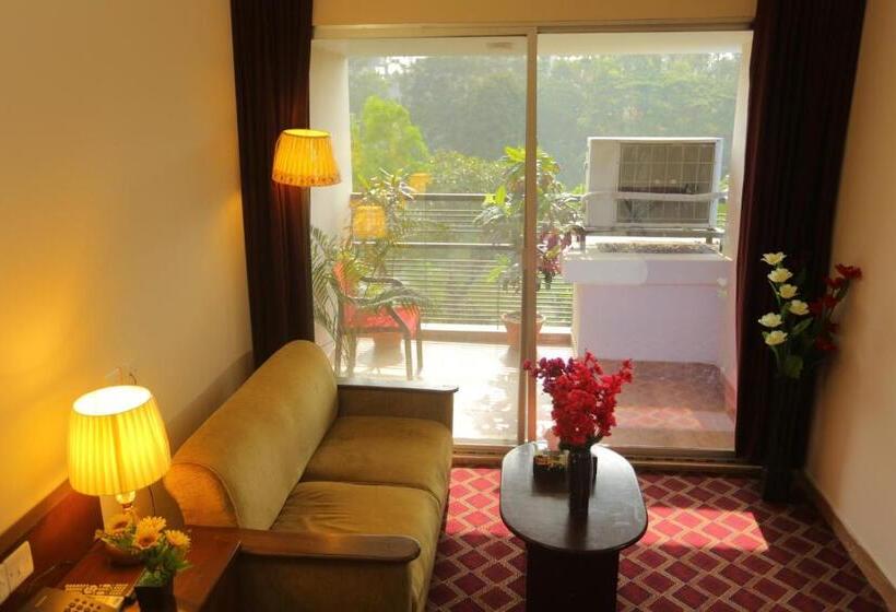 اتاق استاندارد با تخت بزرگ, Garden Residents Uttara Lake View