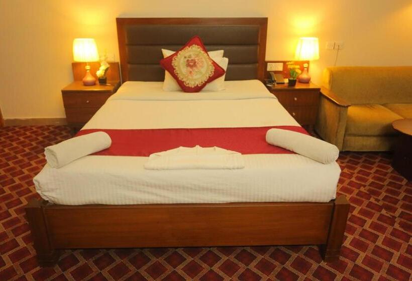 اتاق استاندارد با تخت بزرگ, Garden Residents Uttara Lake View