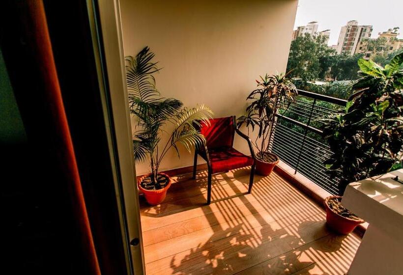 اتاق خانوادگی, Garden Residents Uttara Lake View