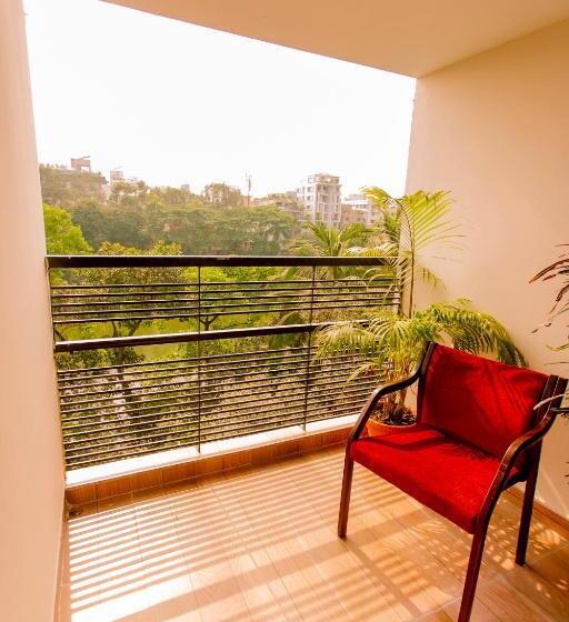 اتاق خانوادگی, Garden Residents Uttara Lake View