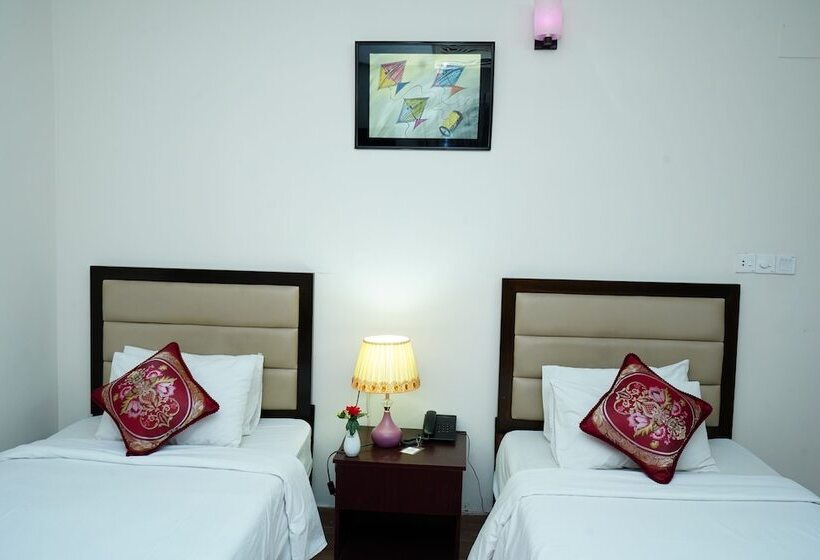 اتاق لوکس, Garden Residents Uttara Lake View