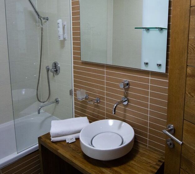 اتاق راحتی سه تخته, Grande Casa