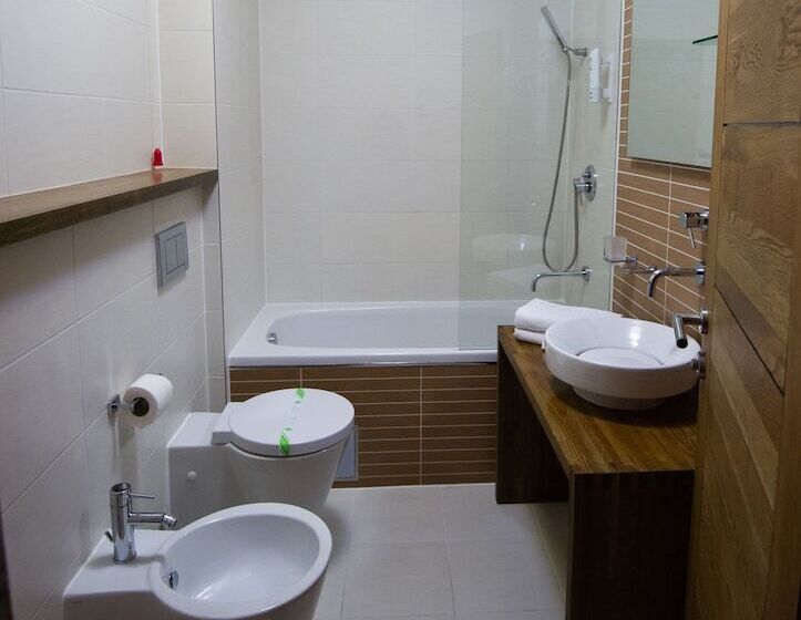 اتاق راحتی سه تخته, Grande Casa