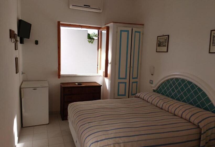 스탠다드 트리플 룸, La Giara