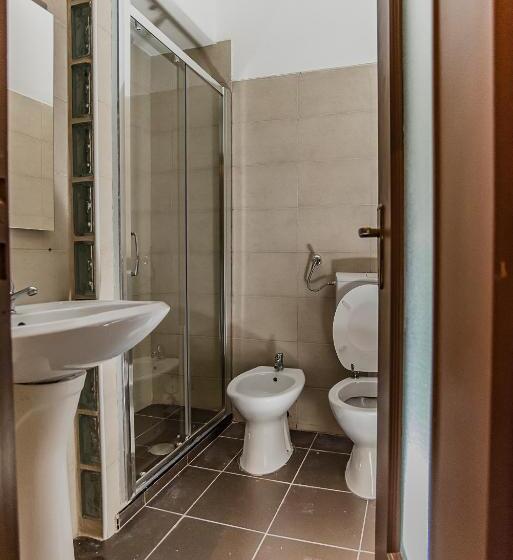 اتاق استاندارد سه نفره, Moderno