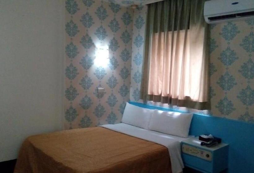 اتاق سوپریور, Reui Chung