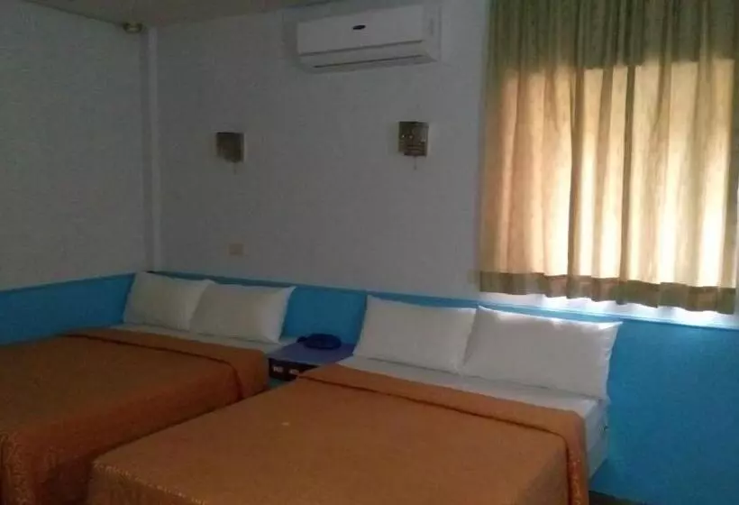 اتاق استاندارد چهار تخته, Reui Chung