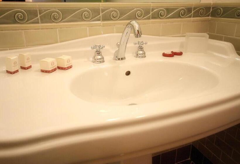 اتاق استاندارد, Rojan